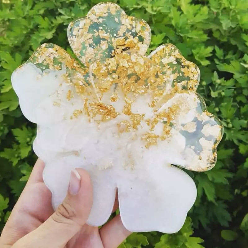 زیرلیوانی رزینی کارشده بارزین و ورق طلا مناسب برای پذیرایی 6پارچه